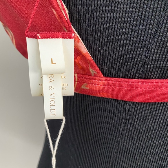 Chelsea & Violet Red Floral Swimsuit Top Large - Picture 6 of 8